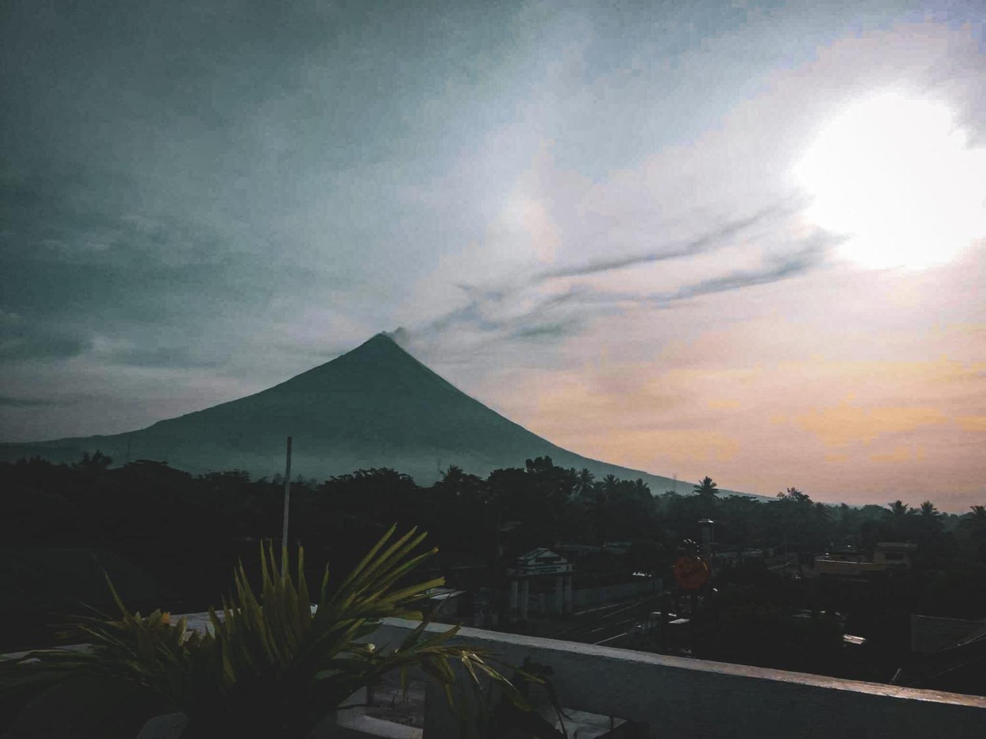 Majestique Hotel Albay Bicol Guinobatan Extérieur photo